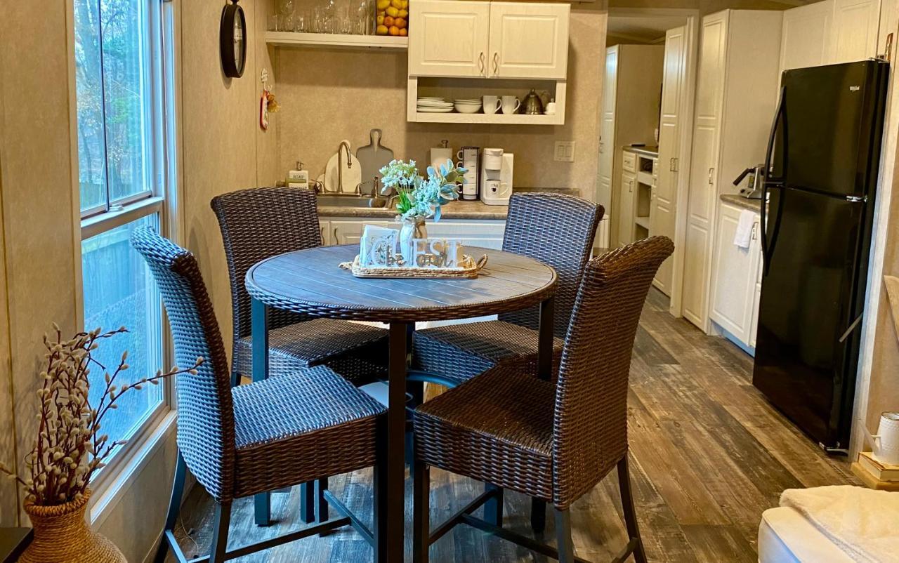 Your Own Cozy Tiny Holiday home Austell